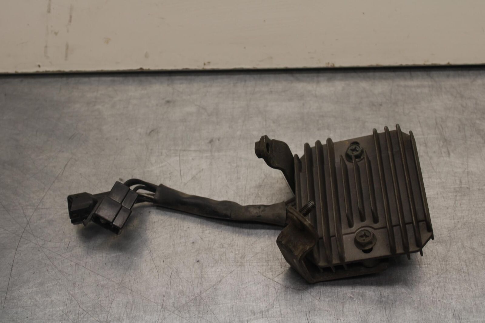 2003 Suzuki SV1000S RECTIFIER VOLTAGE REGULATOR 32800-16G00 BB85