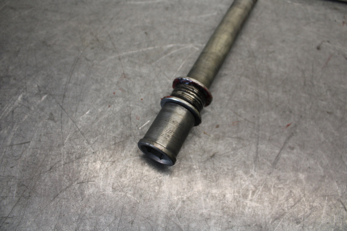 13-18 KAWASAKI NINJA ZX6R FRONT WHEEL RIM AXLE PIVOT BOLT BB682