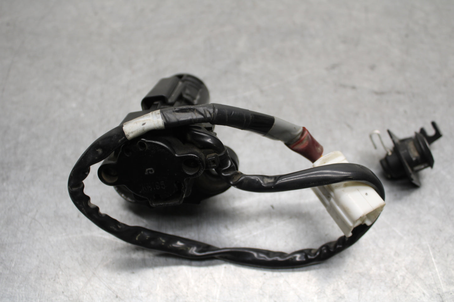 16 KAWASAKI NINJA ZX10R IGNITION LOCK  AND SEAT LOCK BB650