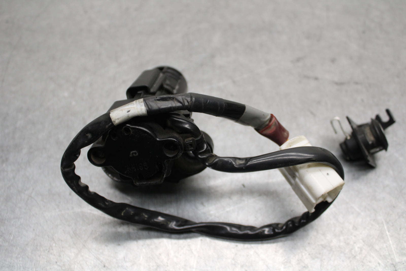 16 KAWASAKI NINJA ZX10R IGNITION LOCK  AND SEAT LOCK BB650