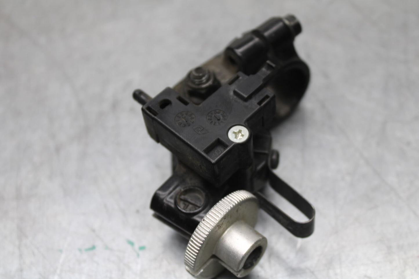 09-15 YAMAHA FZ6R CLUTCH LEVER PERCH MOUNT BRACKET BB719