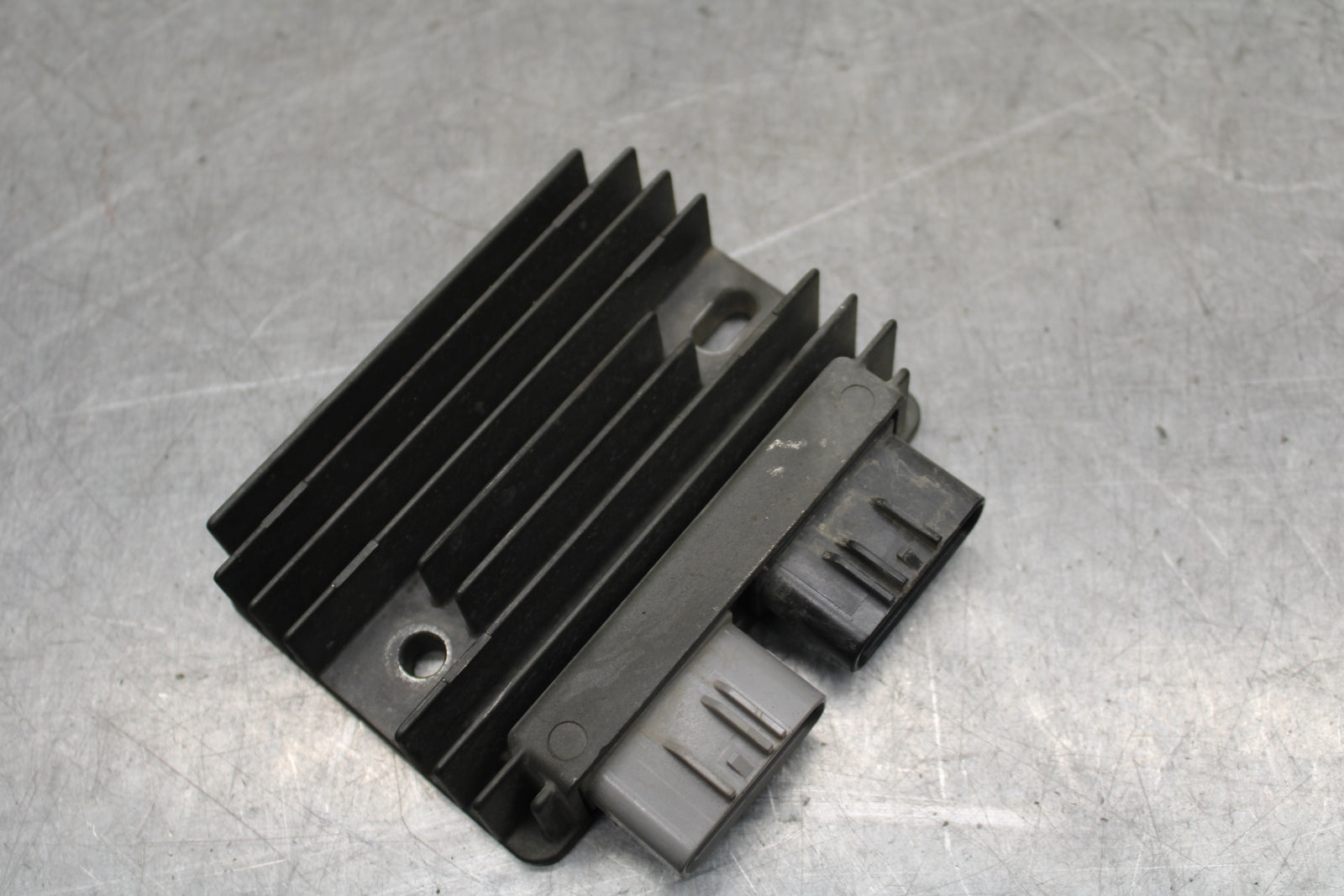 16 KAWASAKI NINJA ZX10R RECTIFIER VOLTAGE REGULATOR 21066-0748  BB650