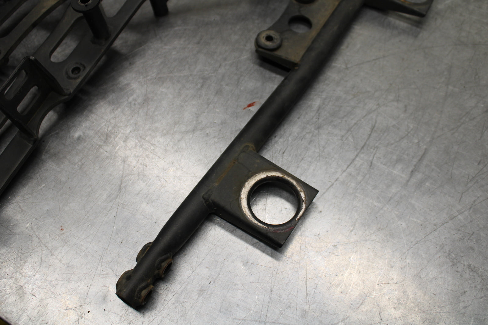 03-08 KAWASAKI VULCAN 1600 SADDLEBAG SUB FRAME STAY MOUNTS BB754