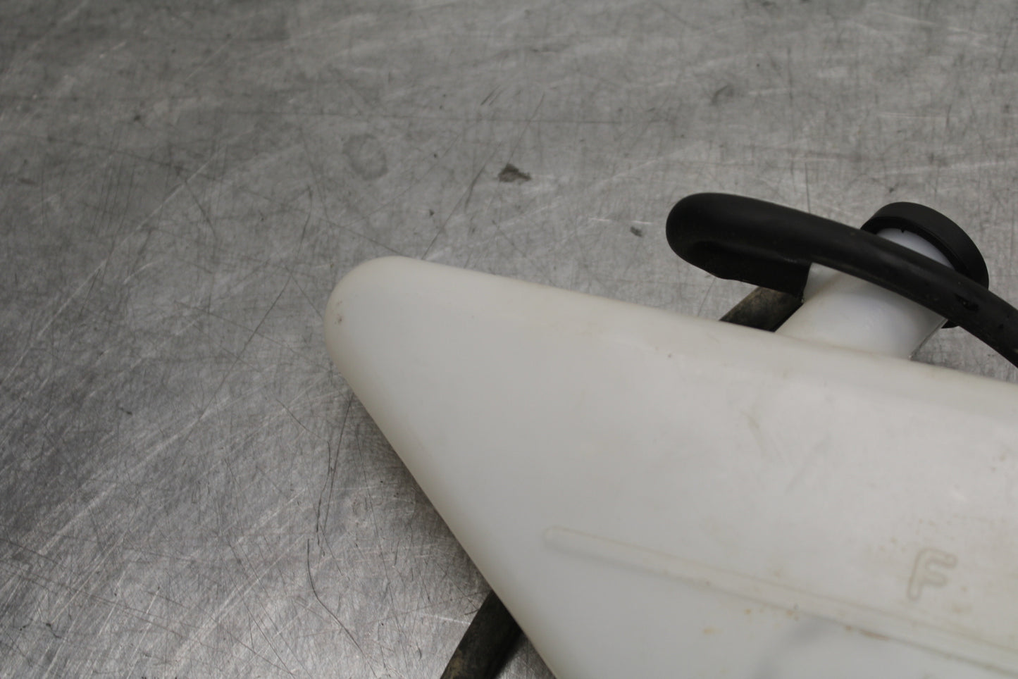 09 SUZUKI GSXR600 COOLANT WATER TANK RESERVOIR BOTTLE BB759
