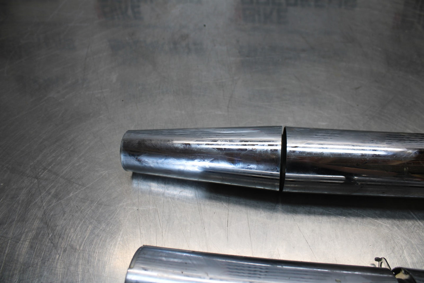 03-08 KAWASAKI VULCAN 1600 FRONT FORK COVER TOP GUARD SHIELD COWL BB196