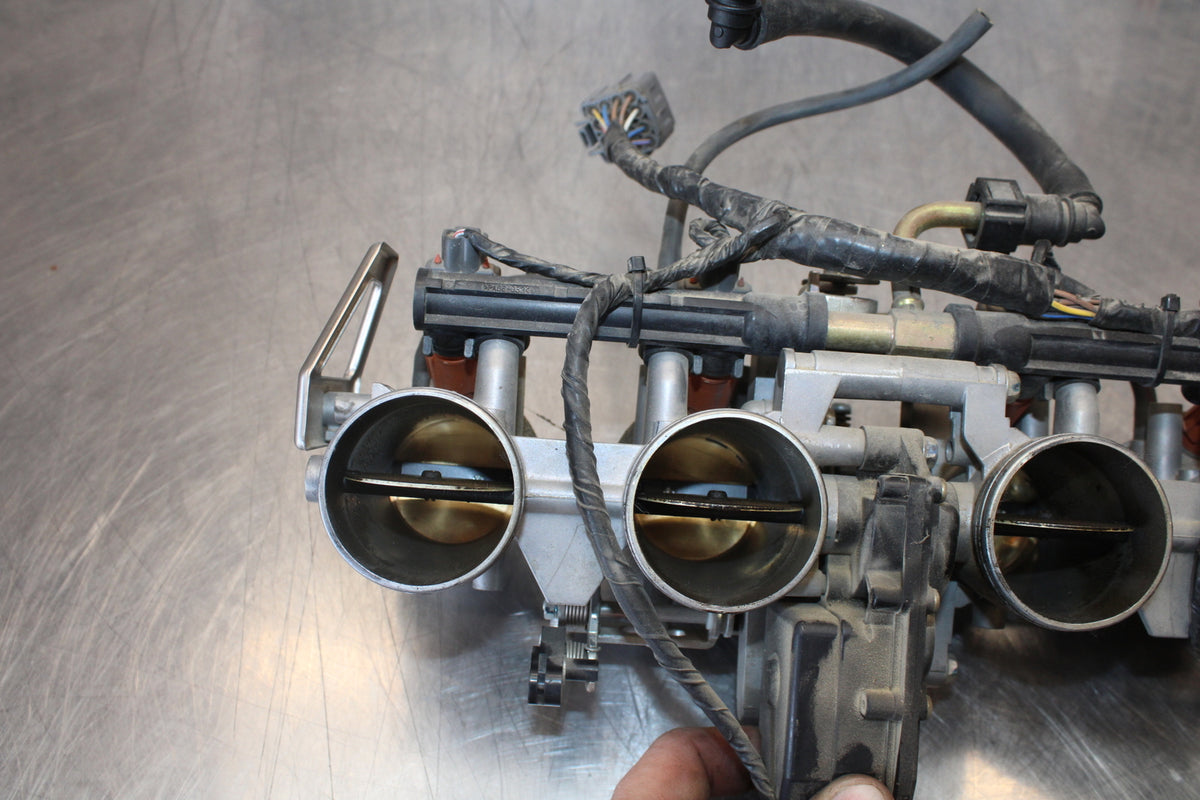 03-06 KAWASAKI Z1000 MAIN FUEL INJECTORS / THROTTLE BODIES BB164
