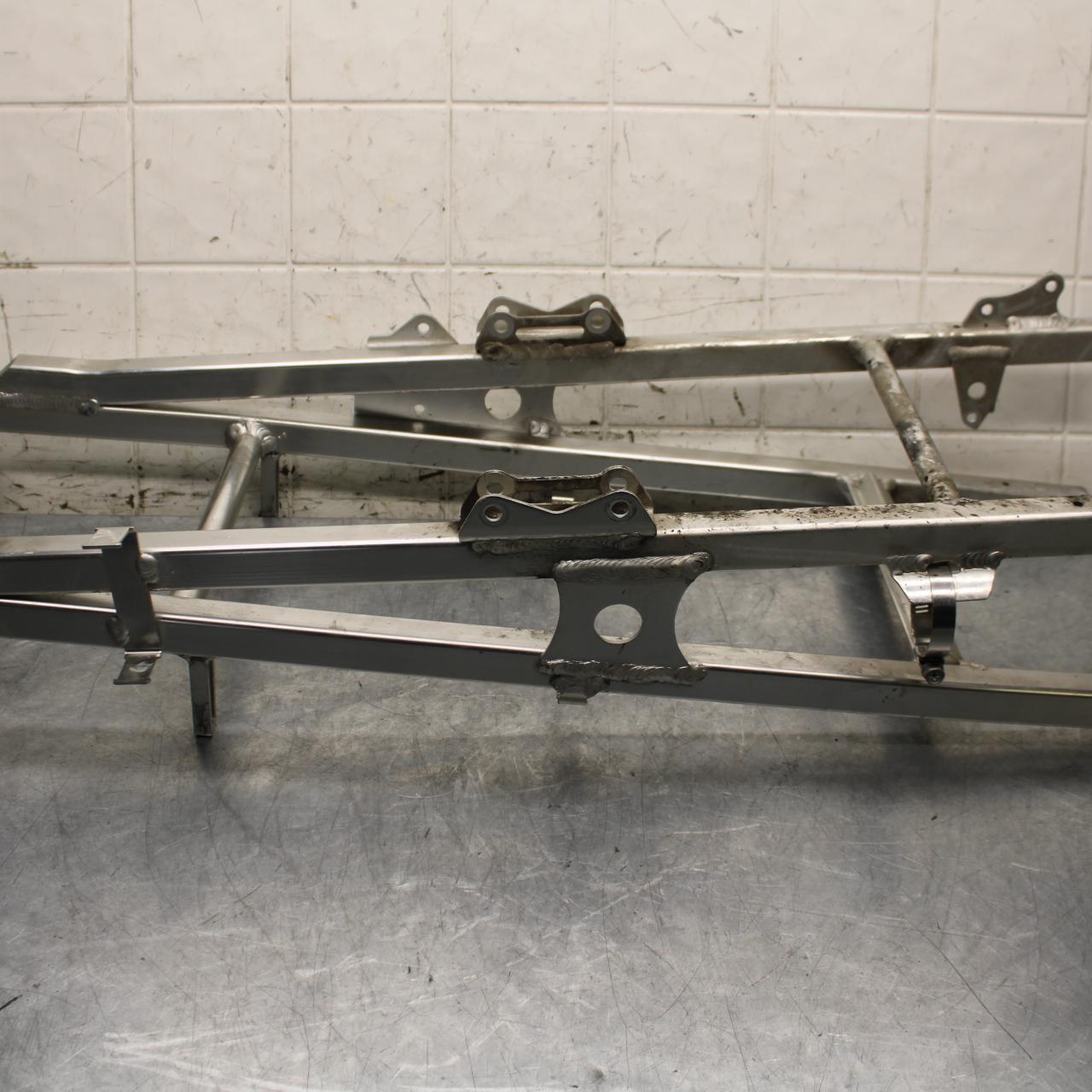 2000 Honda CBR600F4 REAR BACK TAIL SUBFRAME SUB FRAME BB552