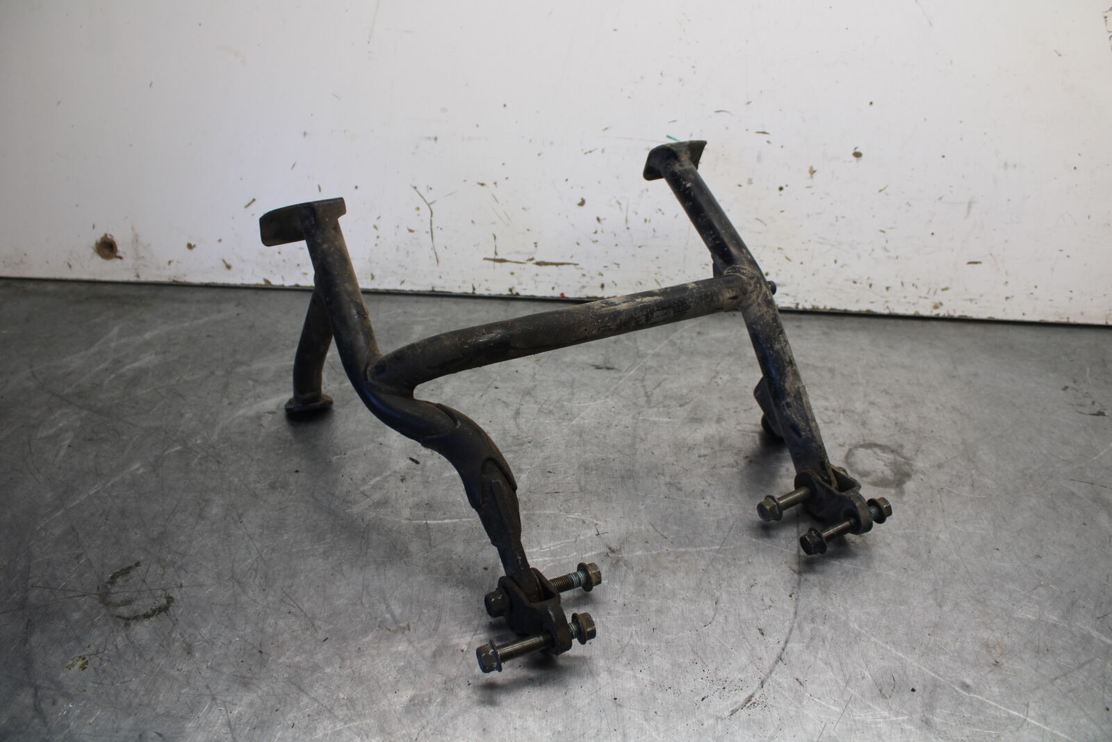 07-09 YAMAHA FZ6 CENTER MAIN STAND 5VX-27111-03-00 BB713