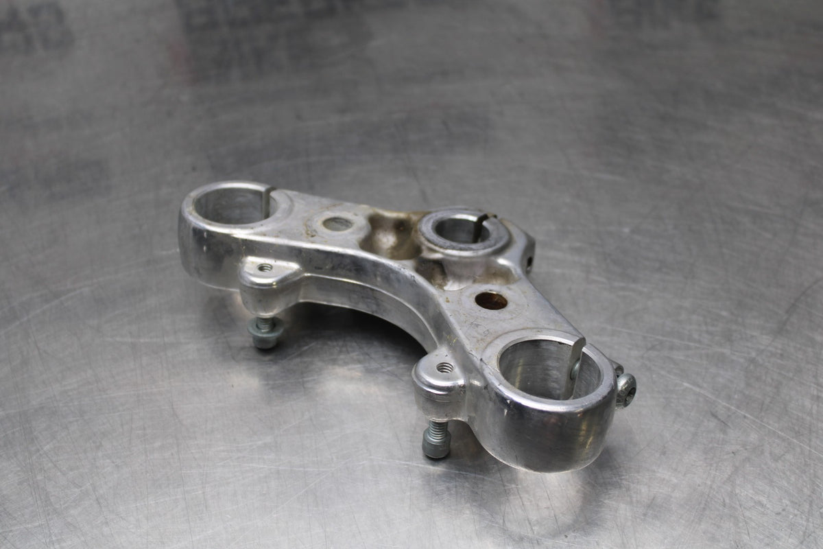 07 HARLEY-DAVIDSON SPORTSTER 1200 CUSTOM XL1200C UPPER TRIPLE TREE CLAMP BB833