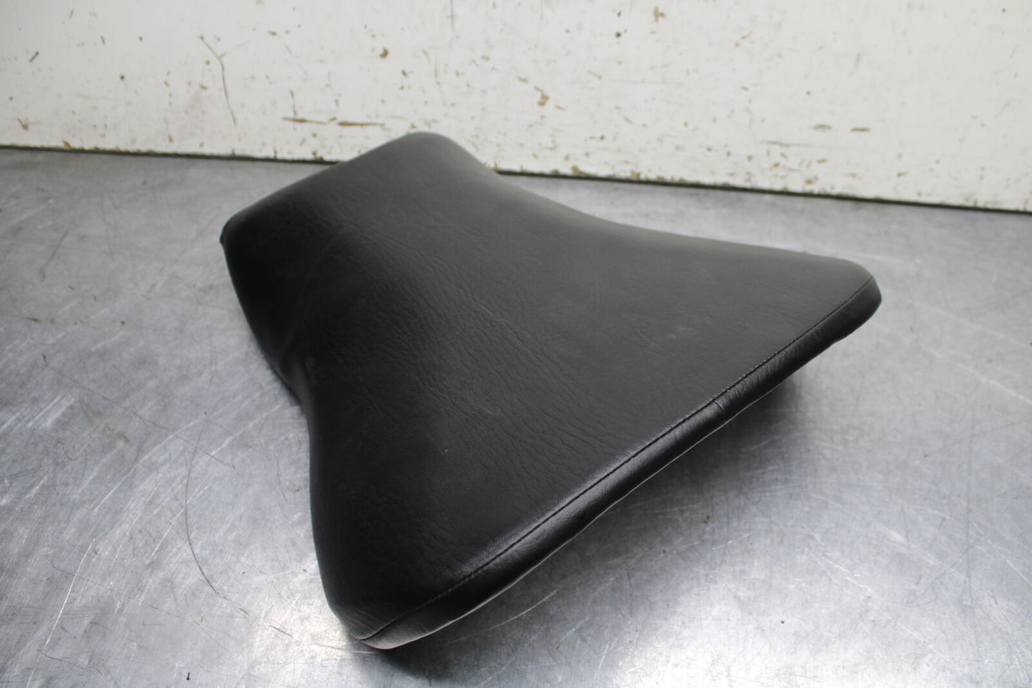03-06 SUZUKI SV650 AFTERMARKET FRONT DRIVERS SEAT PAD SADDLE PILLION BB392