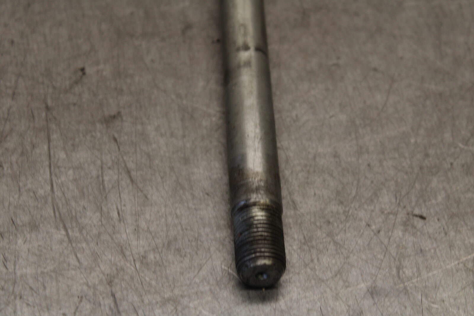 05-06 SUZUKI BOULEVARD M50 FRONT WHEEL RIM AXLE PIVOT BOLT BB671