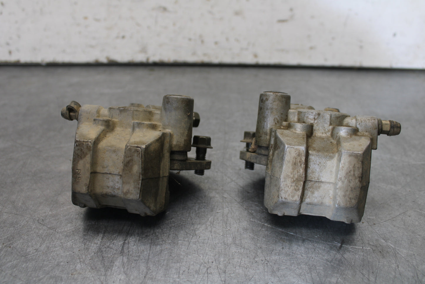 01-05 YAMAHA RAPTOR 660R LEFT RIGHT FRONT BRAKE CALIPER BB695