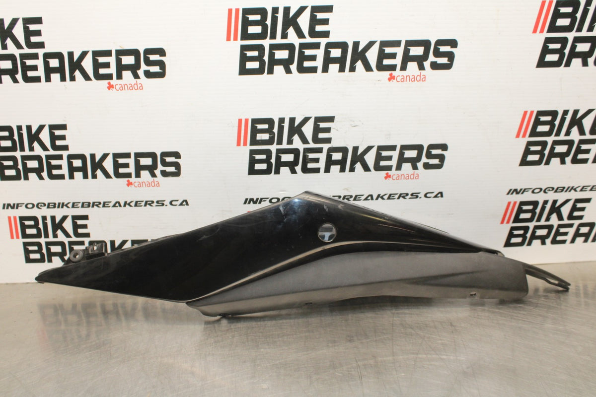 23 YAMAHA YZF R3 LEFT REAR BACK TAIL FAIRING COWL SHROUD BB806