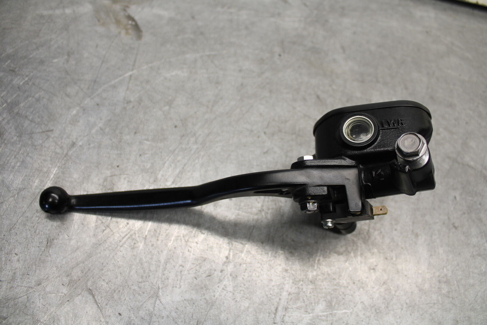 18-23 KAWASAKI NINJA 400 FRONT BRAKE MASTER CYLINDER w/ LEVER BB660