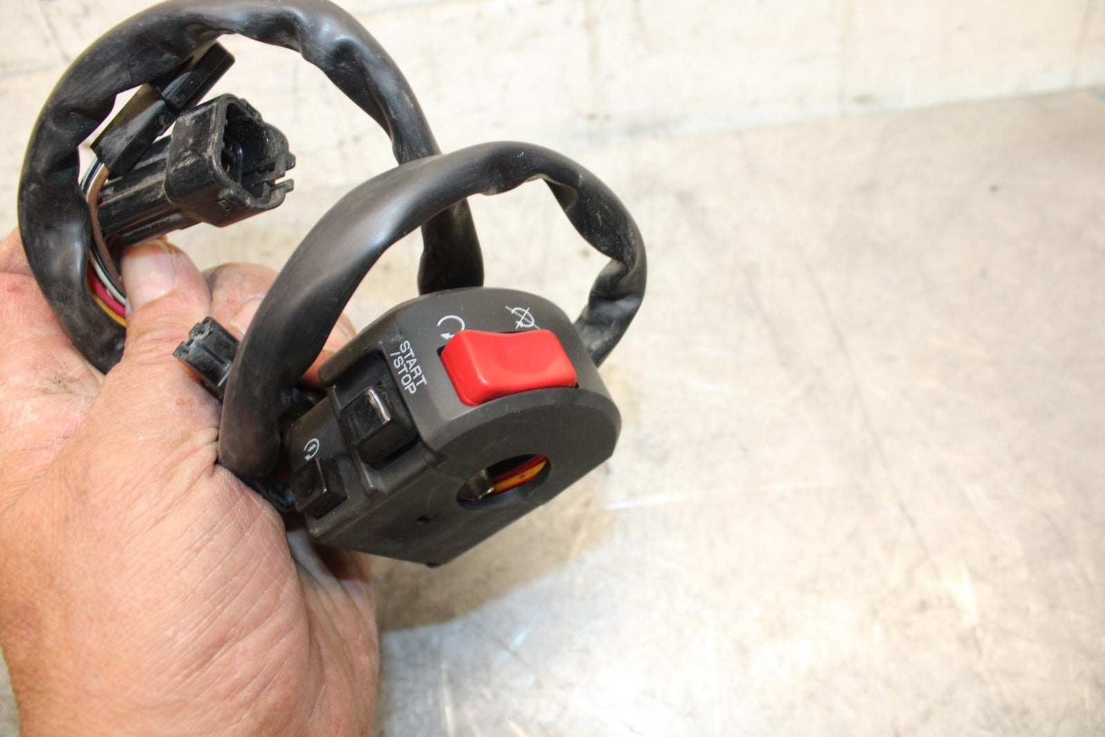 2009 Kawasaki Ninja ZX6R ZX600R RIGHT CLIP ON HANDLE KILL OFF START SWITCH BB44