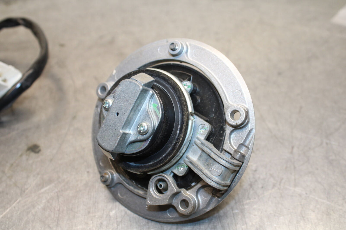 16-17 KAWASAKI VULCAN S 650 IGNITION LOCK KEY SET W/ GAS CAP AND SEAT LOCK BB731