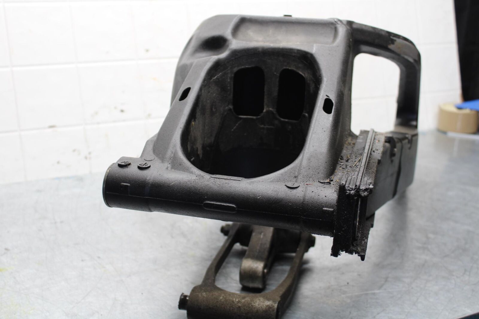 2006 Suzuki GSXR600 REAR SWINGARM BACK SUSPENSION SWING ARM BB447