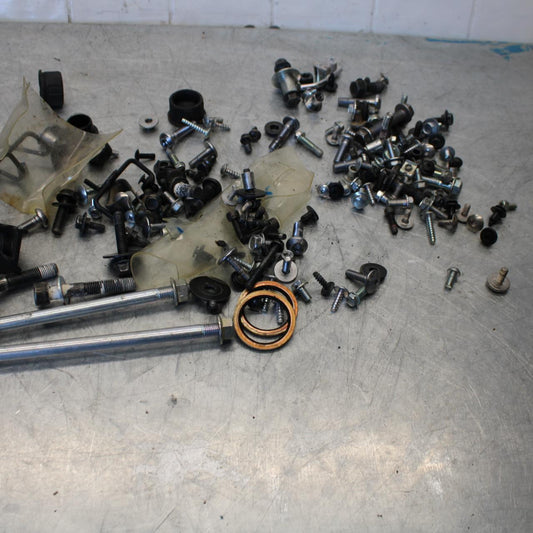 17-18 YAMAHA YZF R3 ENGINE MOUNTING BOLTS HARDWARE MOTOR random  SCREWS BB438 