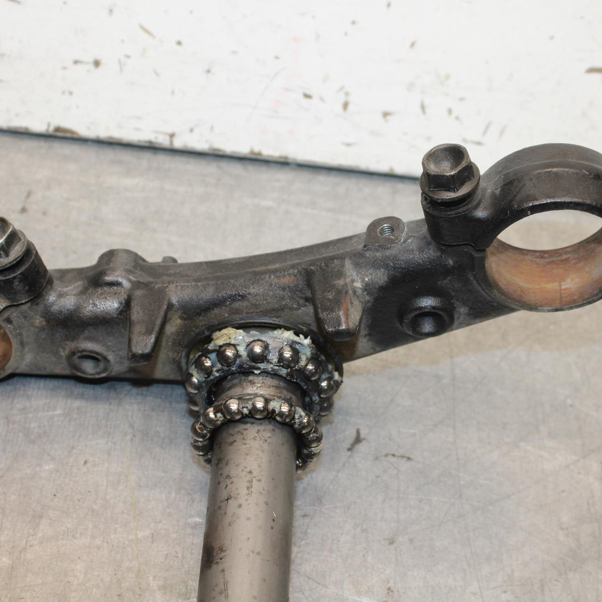 01-06 HONDA CBR600F4I FRONT FORKS CLAMP LOWER TRIPLE TREE STEM  BB644
