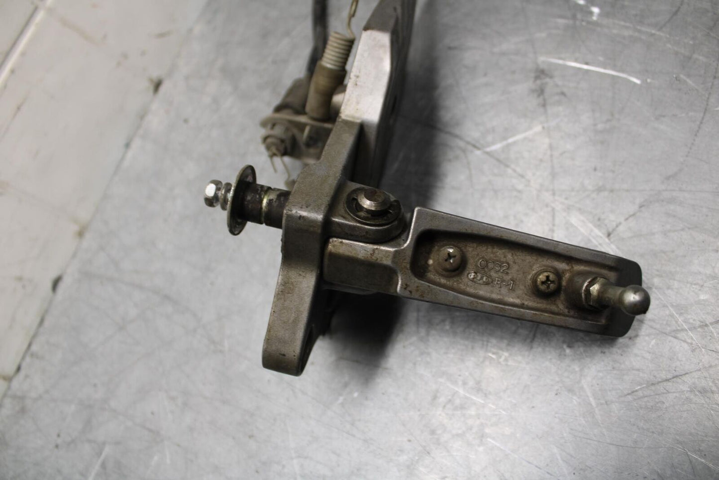 07-08 KAWASAKI CONCOURS 1400  RIGHT REARSET REAR SET DRIVER FOOT PEG REST BB449