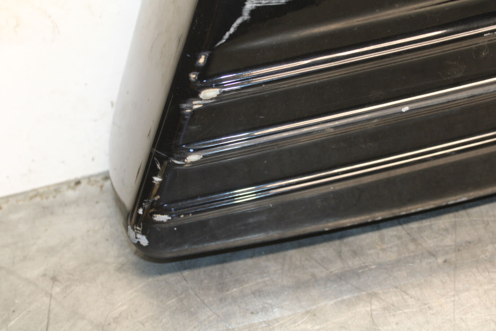 05-09 SUZUKI BOULEVARD C90 SIDE CARGO LUGGAGE SADDLEBAG BAG COMPARTMENT BB692