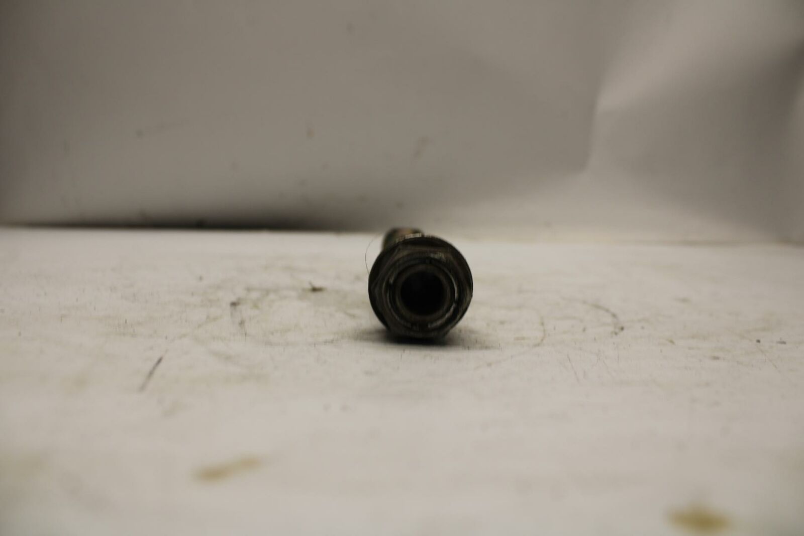 08-17 YAMAHA YZF R6 REAR AXLE BACK WHEEL RIM PIVOT BOLT AXEL BB354