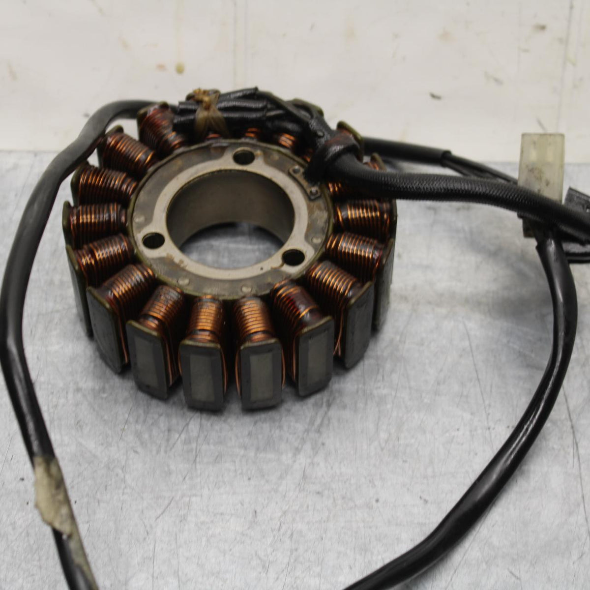 1999 Suzuki GSXR600 STATOR GENERATOR ALTERNATOR MAGNETO 31401-33E00 BB580
