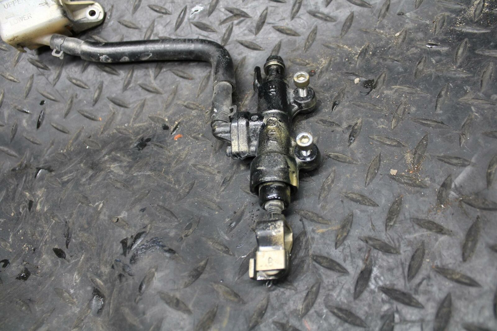 16-18 HONDA CBR500R REAR BACK BRAKE MASTER CYLINDER W RESERVOIR BB231