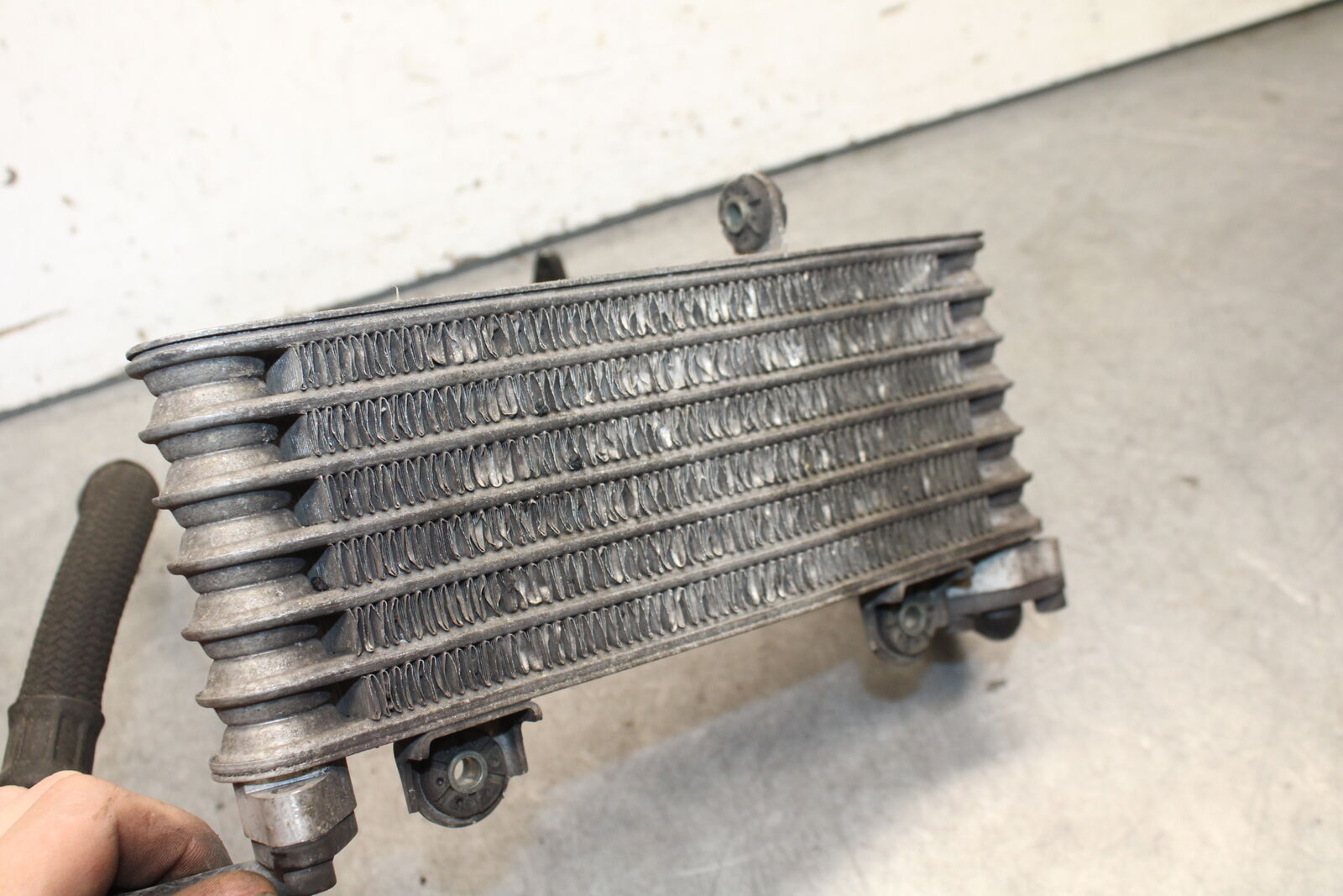 05-06 SUZUKI GSXR1000 ENGINE MOTOR OIL COOLER  16600-40F10 BB677