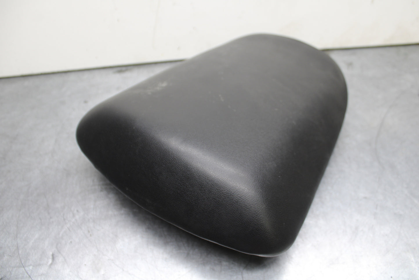 00-02 KAWASAKI NINJA ZX6R REAR BACK PASSENGER TANDEM SEAT SADDLE PILLION  BB750