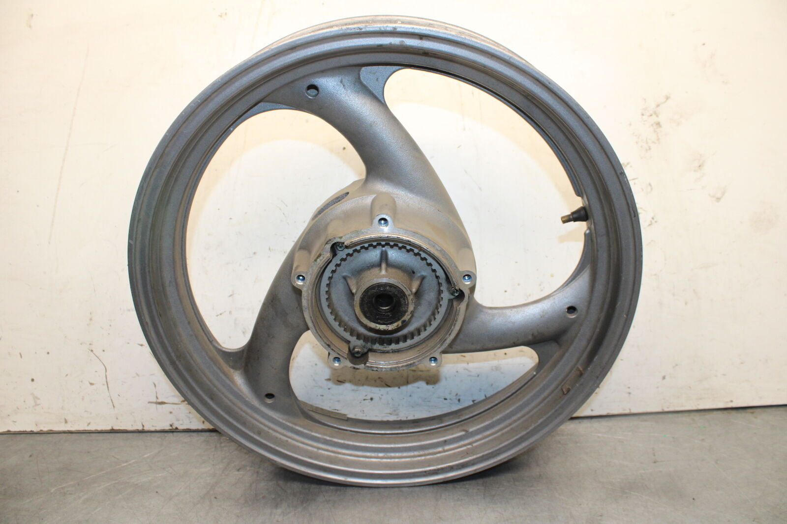 86-89 YAMAHA FJ1200 REAR WHEEL BACK RIM BB18