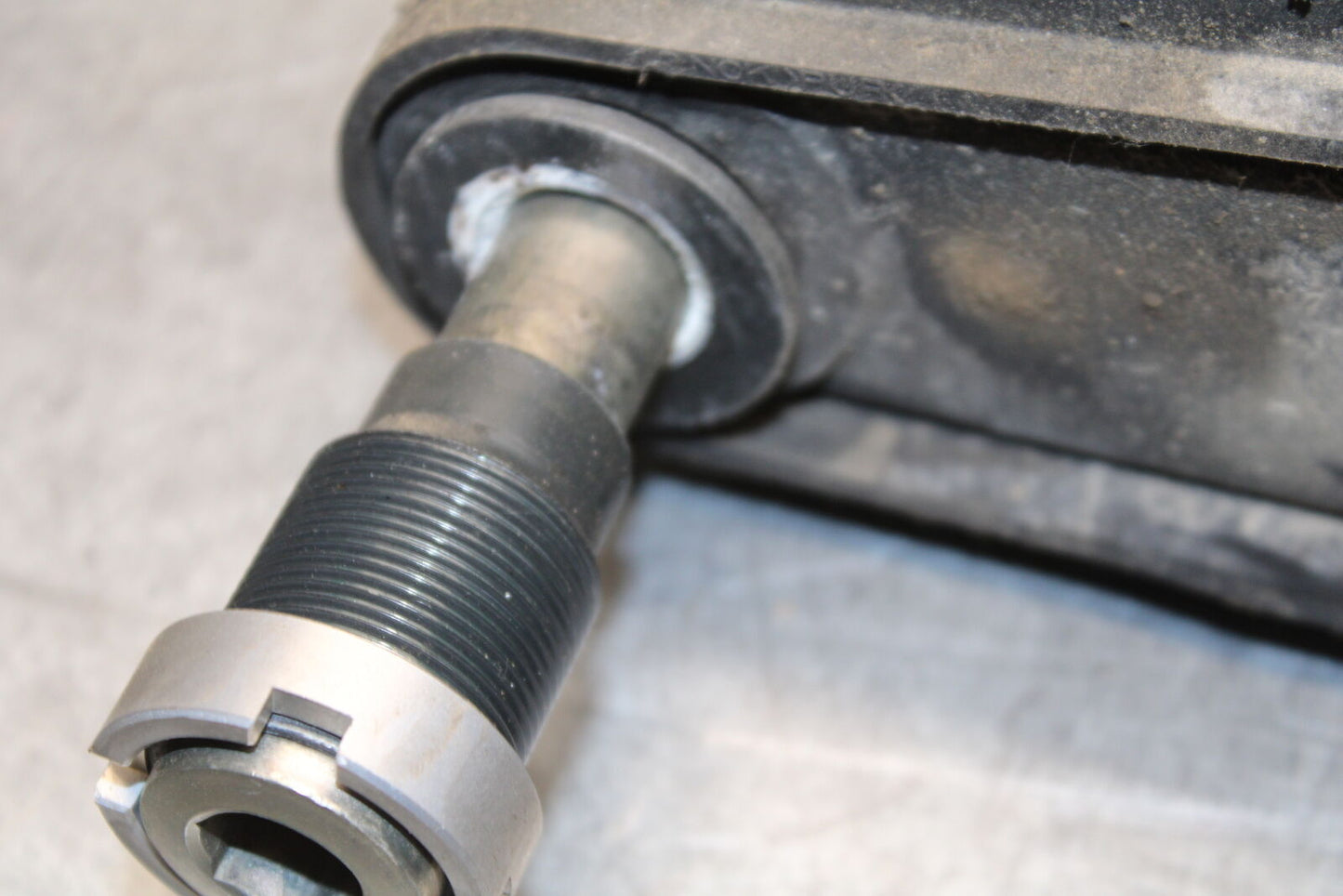 16 KAWASAKI NINJA ZX10R REAR SWINGARM BACK SUSPENSION 33001-0648 BB650