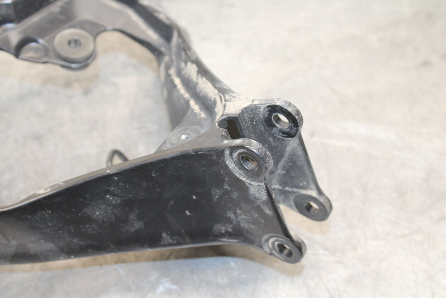 08-10 SUZUKI GSXR 600 UPPER FAIRING MIRROR GAUGES STAY BRACKET  BB721