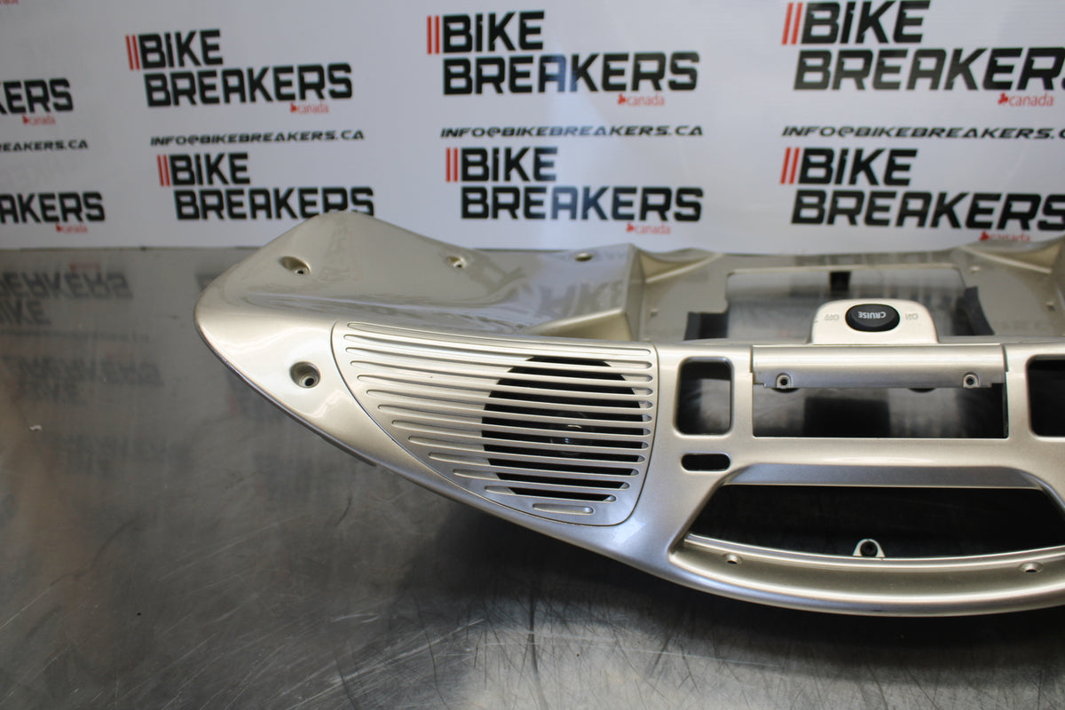 09 YAMAHA ROYAL STAR XVZ1300TF VENTURE FRONT UPPER FAIRING NOSE COWL BB151