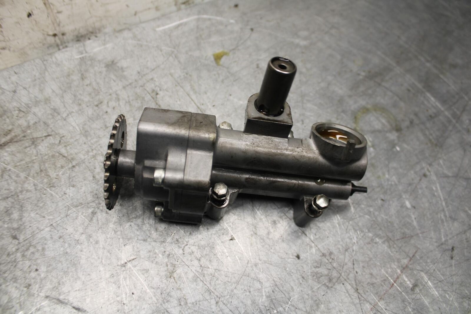 2007 Suzuki GSXR600 ENGINE MOTOR OIL PUMP 16400-01H00 BB540