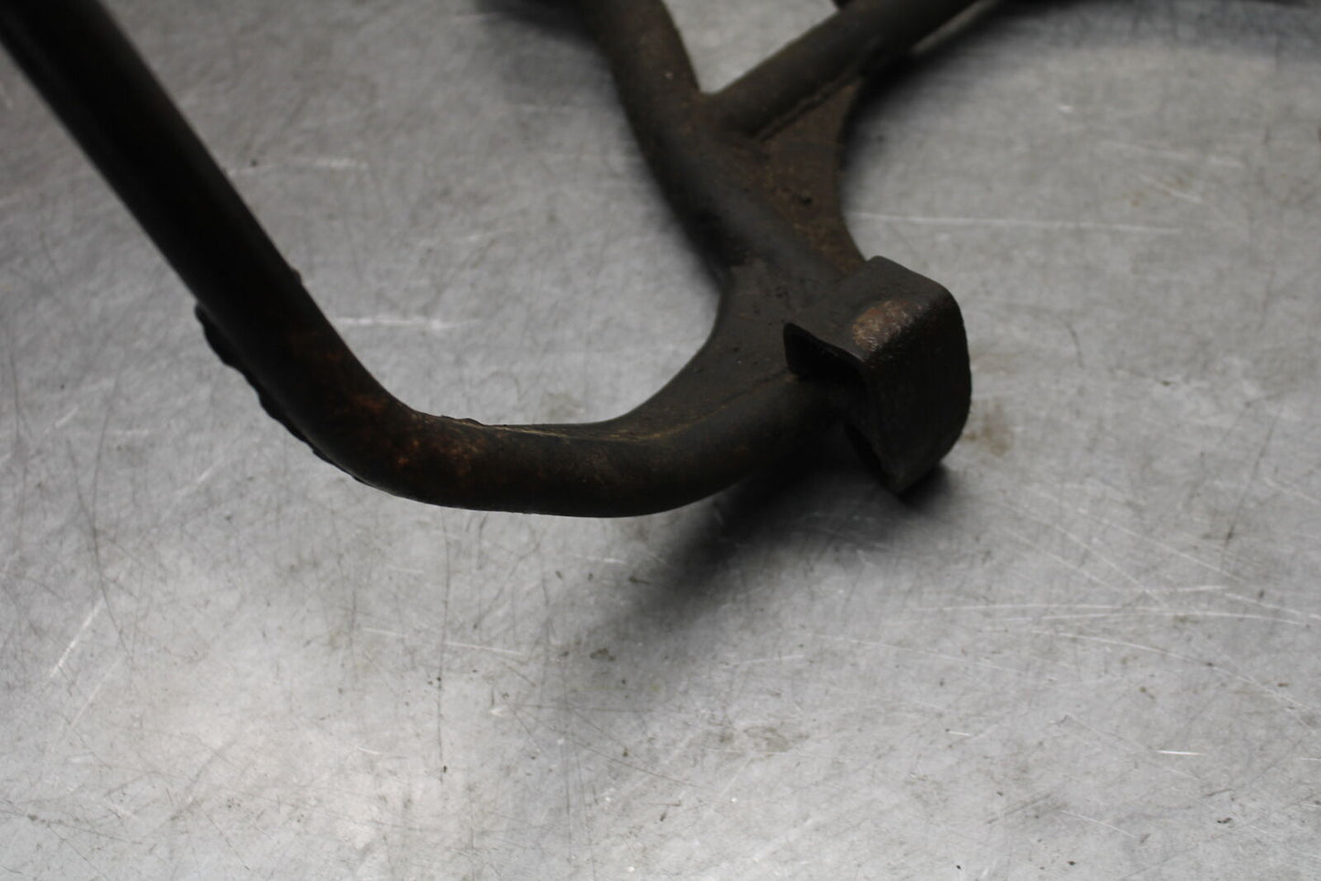 85-86 SUZUKI MADURA 1200 CENTER MAIN STAND  BB691