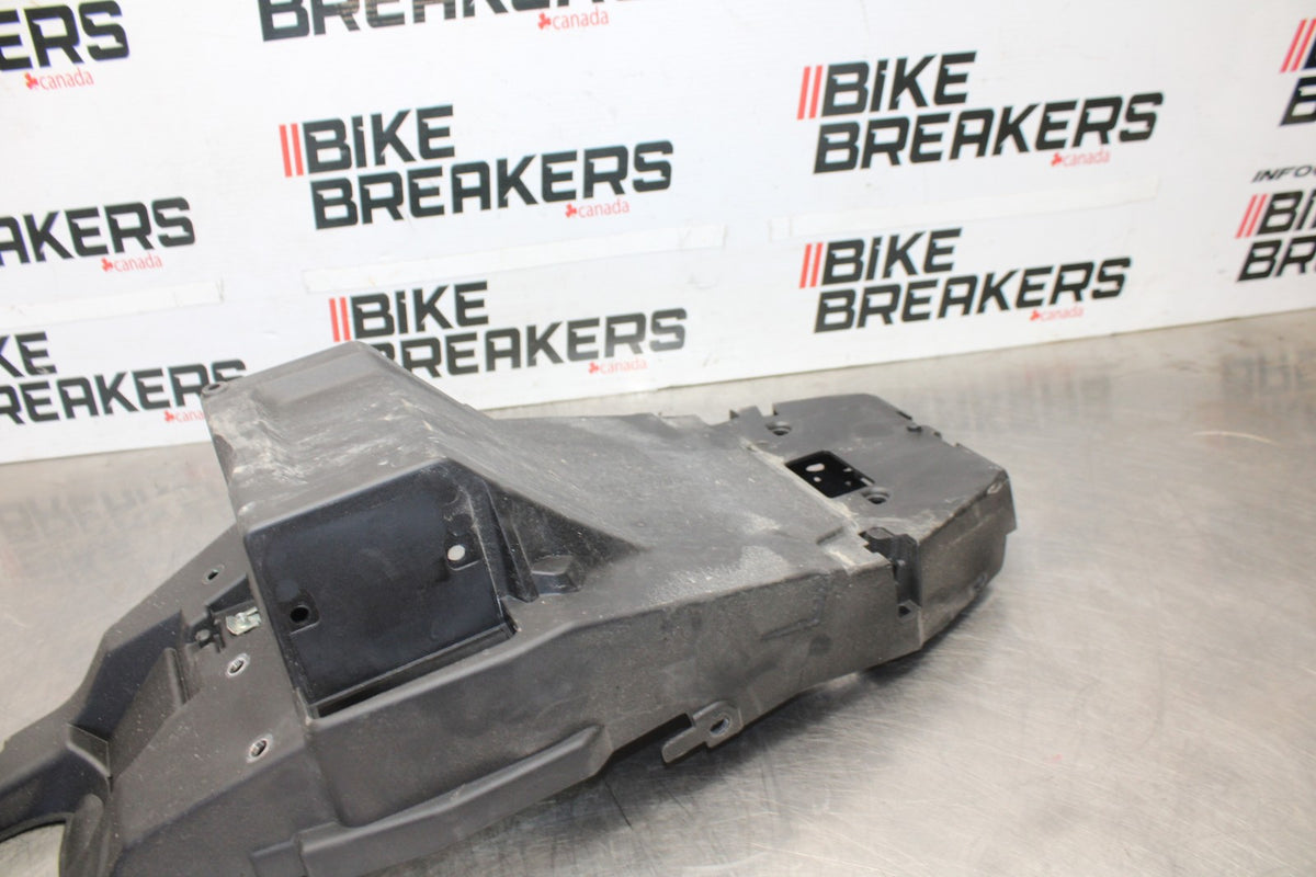 20-23 BMW F900R REAR BACK TAIL UNDERTAIL BATTERY TRAY PLASTIC BB923