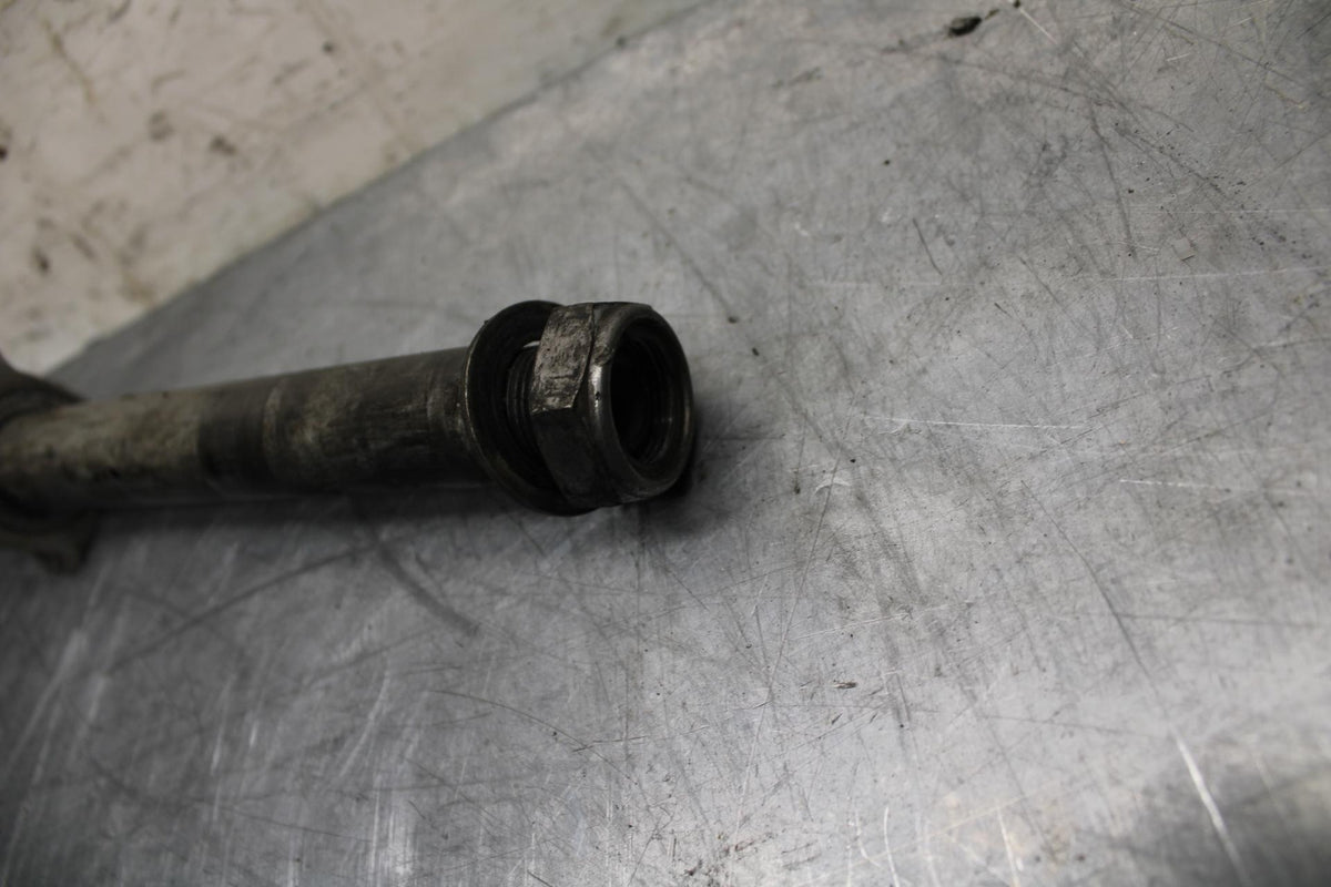 05-06 HONDA CBR600RR REAR AXLE  WHEEL RIM PIVOT BOLT AXEL 42301-MEE-D00 BB479