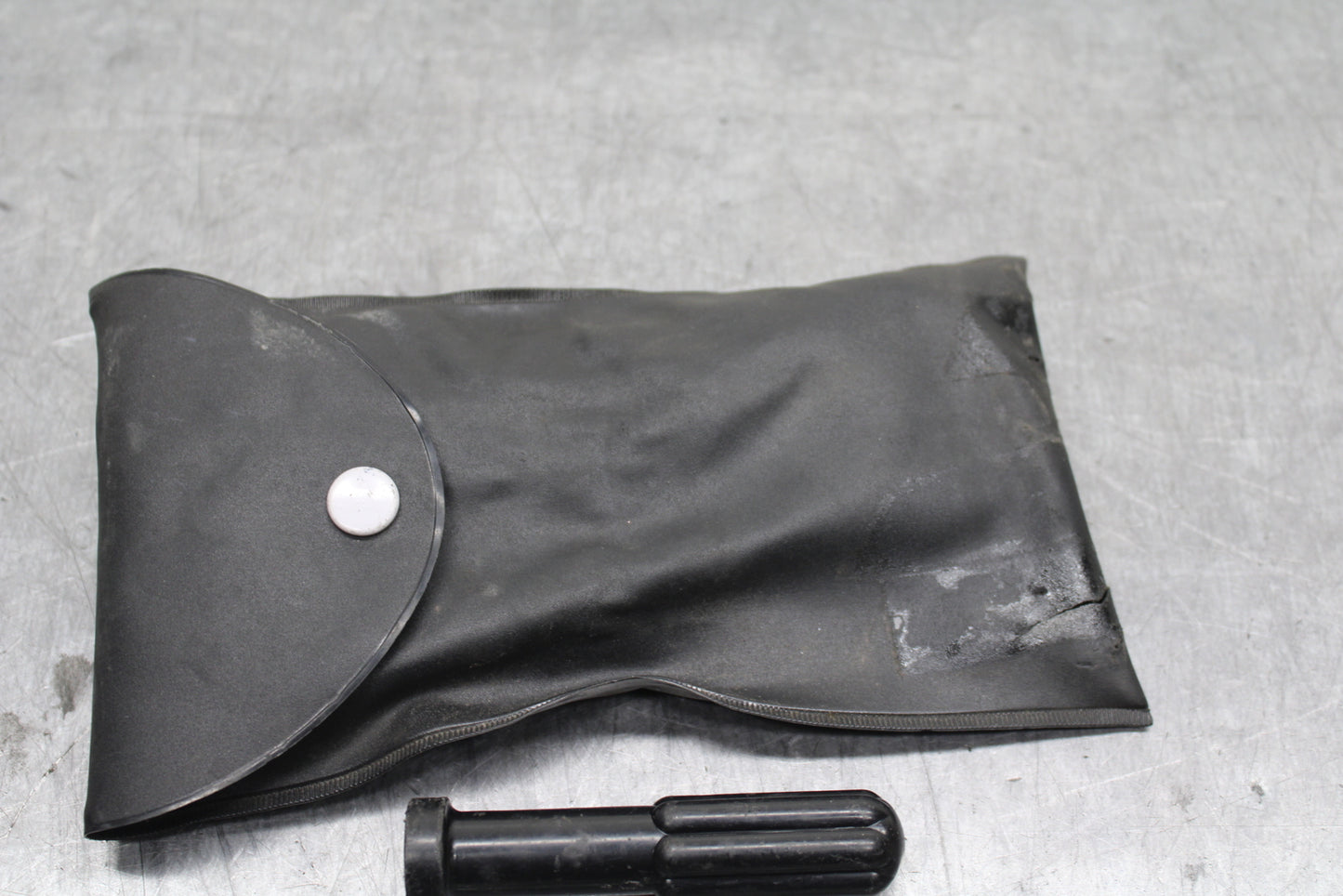 08-10 SUZUKI GSXR 600 STOCK TOOLS OEM TOOL BAG KIT SET BB130