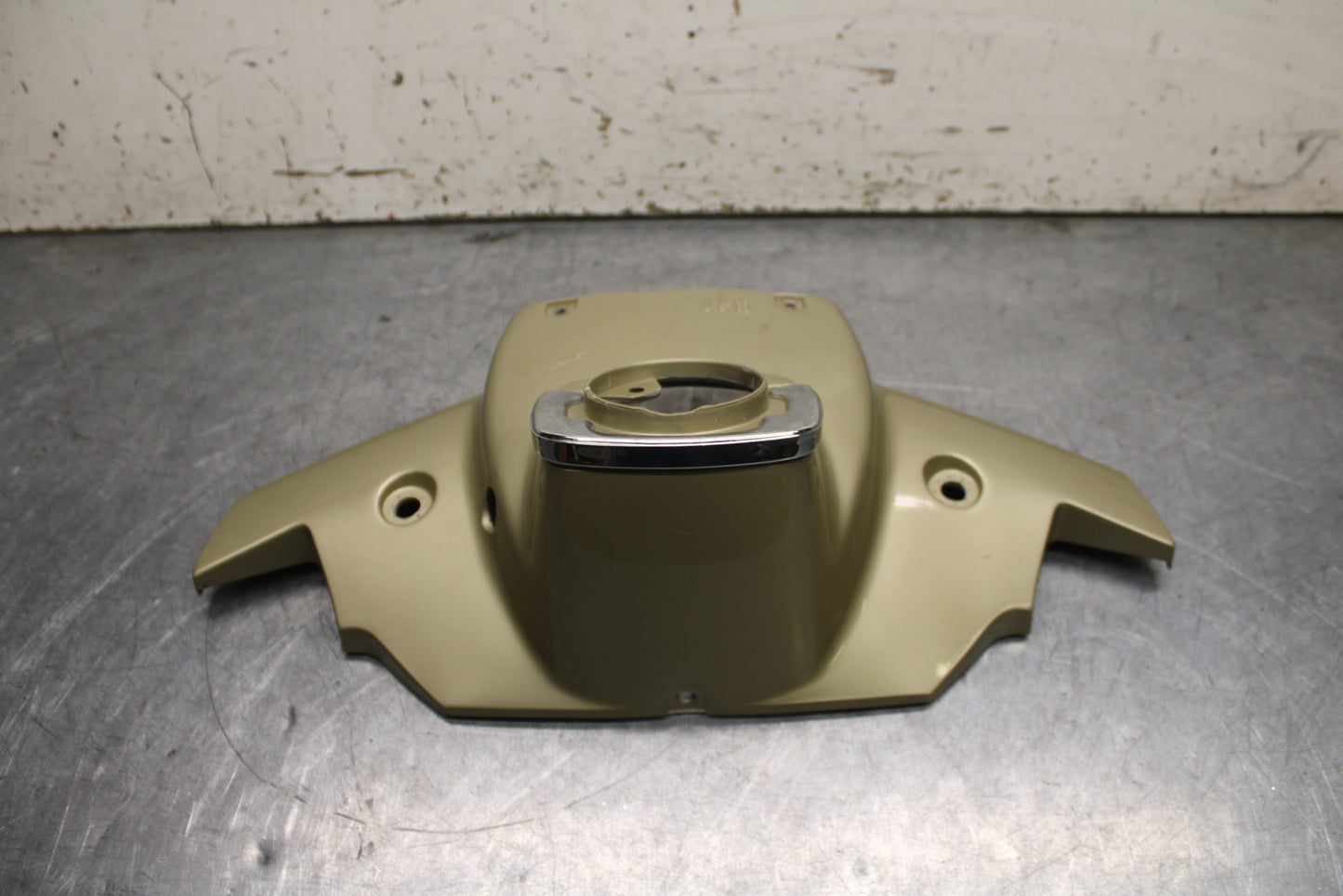 83-85 YAMAHA RIVA 180 XC180 FRONT CENTER COWL FAIRING BB109