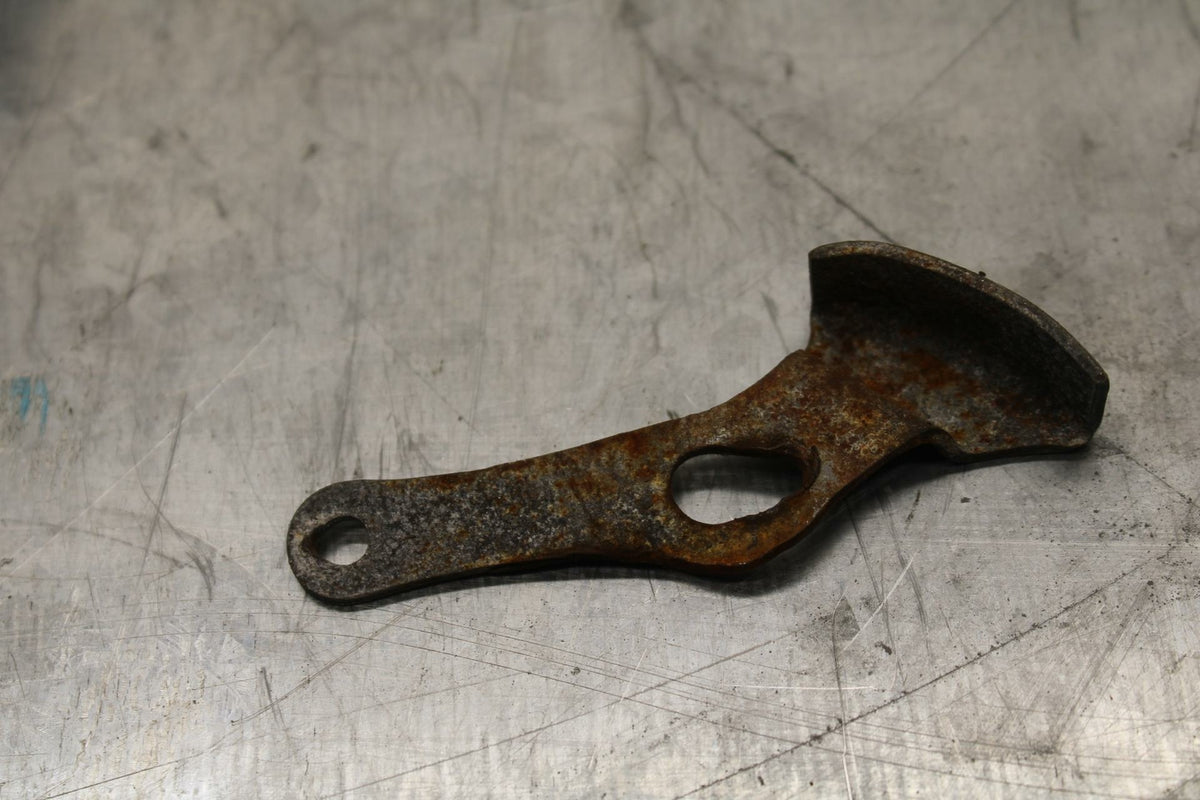 85 YAMAHA RZ500 KICKSTAND SIDE KICK STAND BRACKET SUPPORT MOUNT BB27