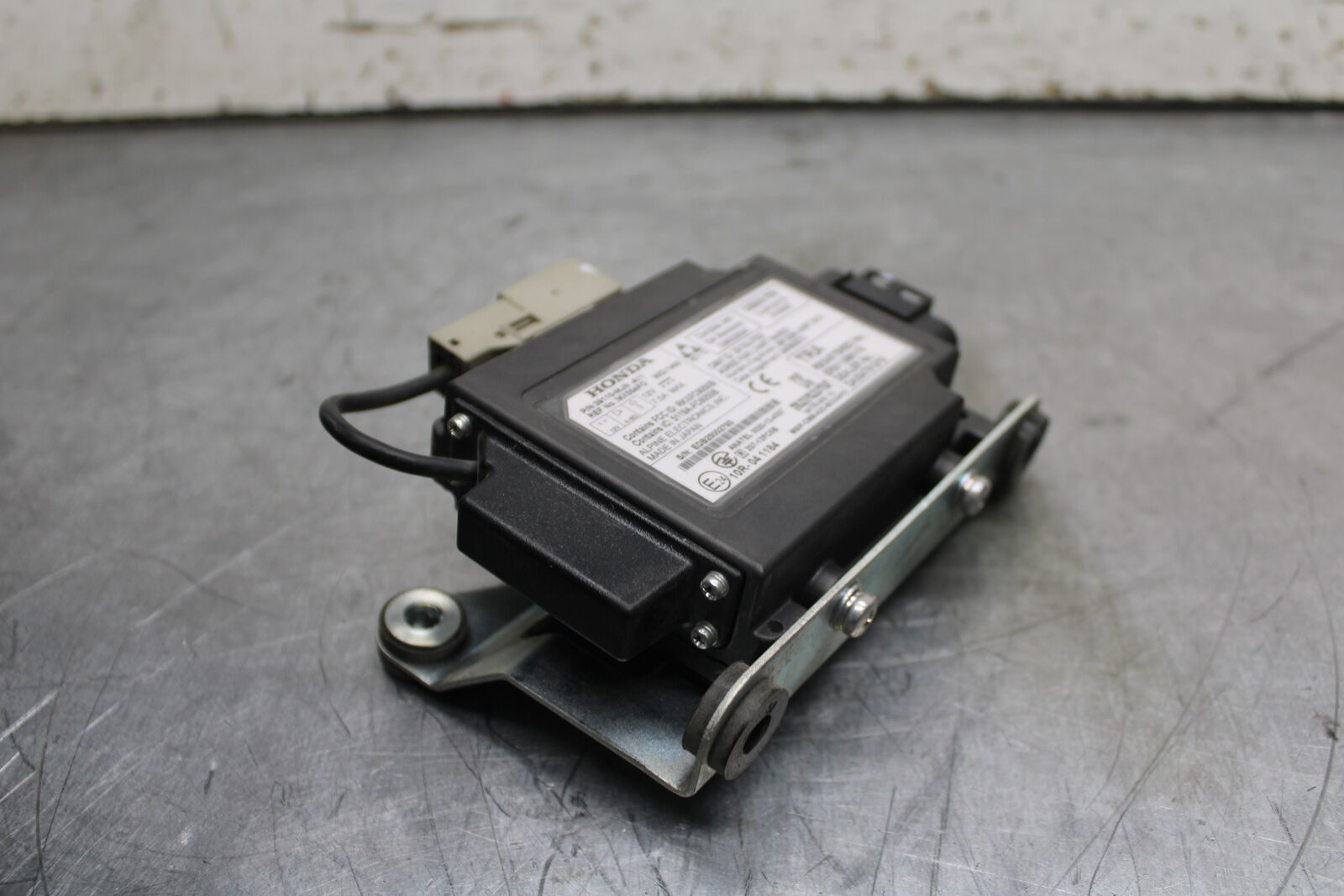 14 HONDA CTX1300A RADIO STEREO CONTROL UNIT BB732