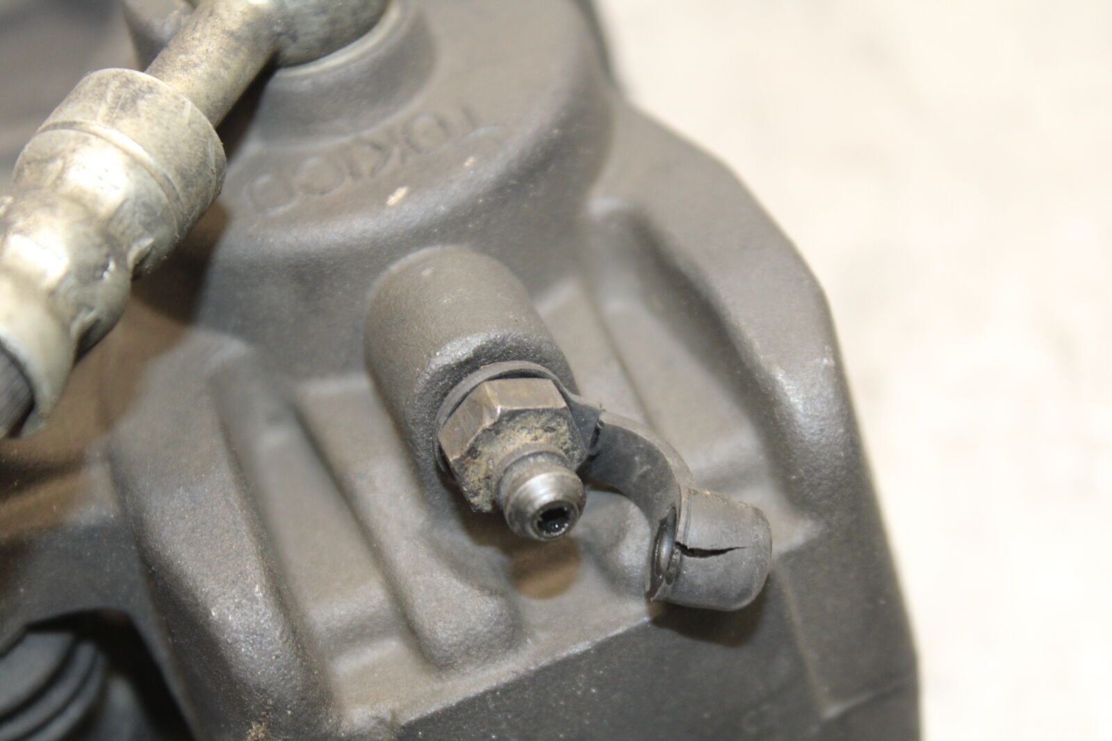 09-12 KAWASAKI NINJA ZX6R ZX600R REAR BACK BRAKE CALIPER W MOUNT BRACKET BB656