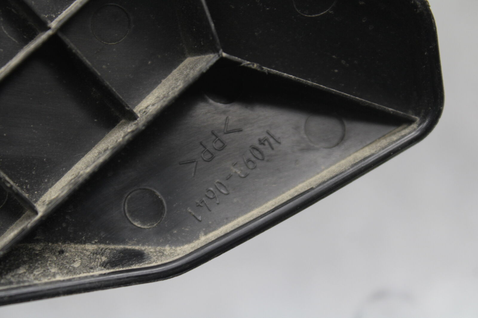 18-23 KAWASAKI NINJA 400 EX400 ABS RIGHT FRAME SIDE COVER COWL PANEL TRIM BB747