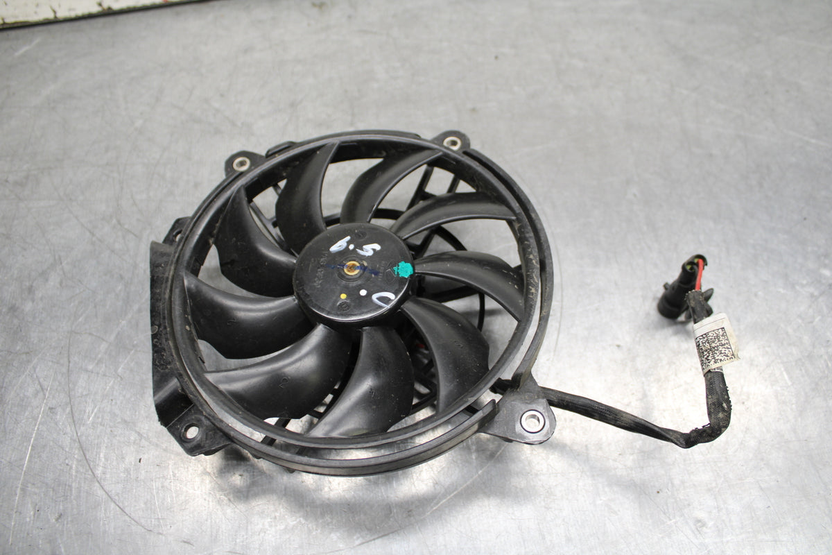 21-24 APRILIA TUONO 660 FACTORY ENGINE RADIATOR COOLING FAN BB733