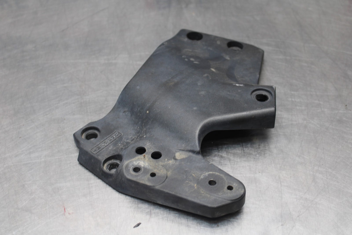 09 KAWASAKI CONCOURS 14 ZG1400B ENGINE SPROCKET COVER BB875