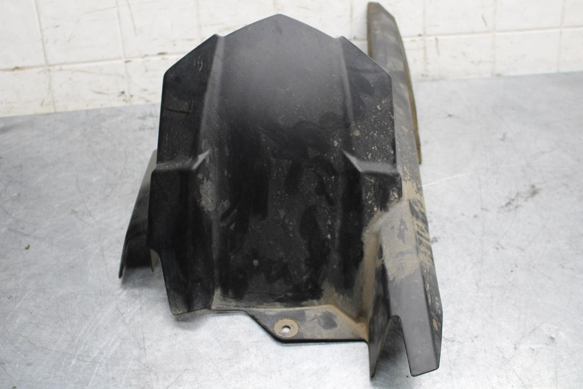 17 KAWASAKI Z900 ZR900 REAR BACK WHEEL TIRE HUGGER FENDER 35023-0474 BB549
