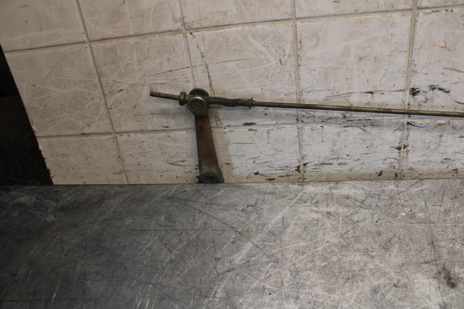 1982 Suzuki GS450L REAR BACK BRAKE TORQUE ROD SHAFT BAR 64311-44200-019 BB52