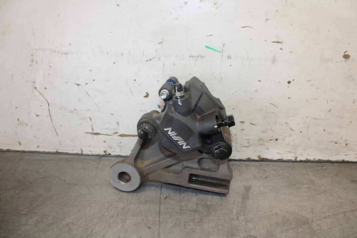 13-15 HONDA CBR500R REAR BACK BRAKE CALIPER W MOUNT BRACKET 43150-MGZ-J01 BB704