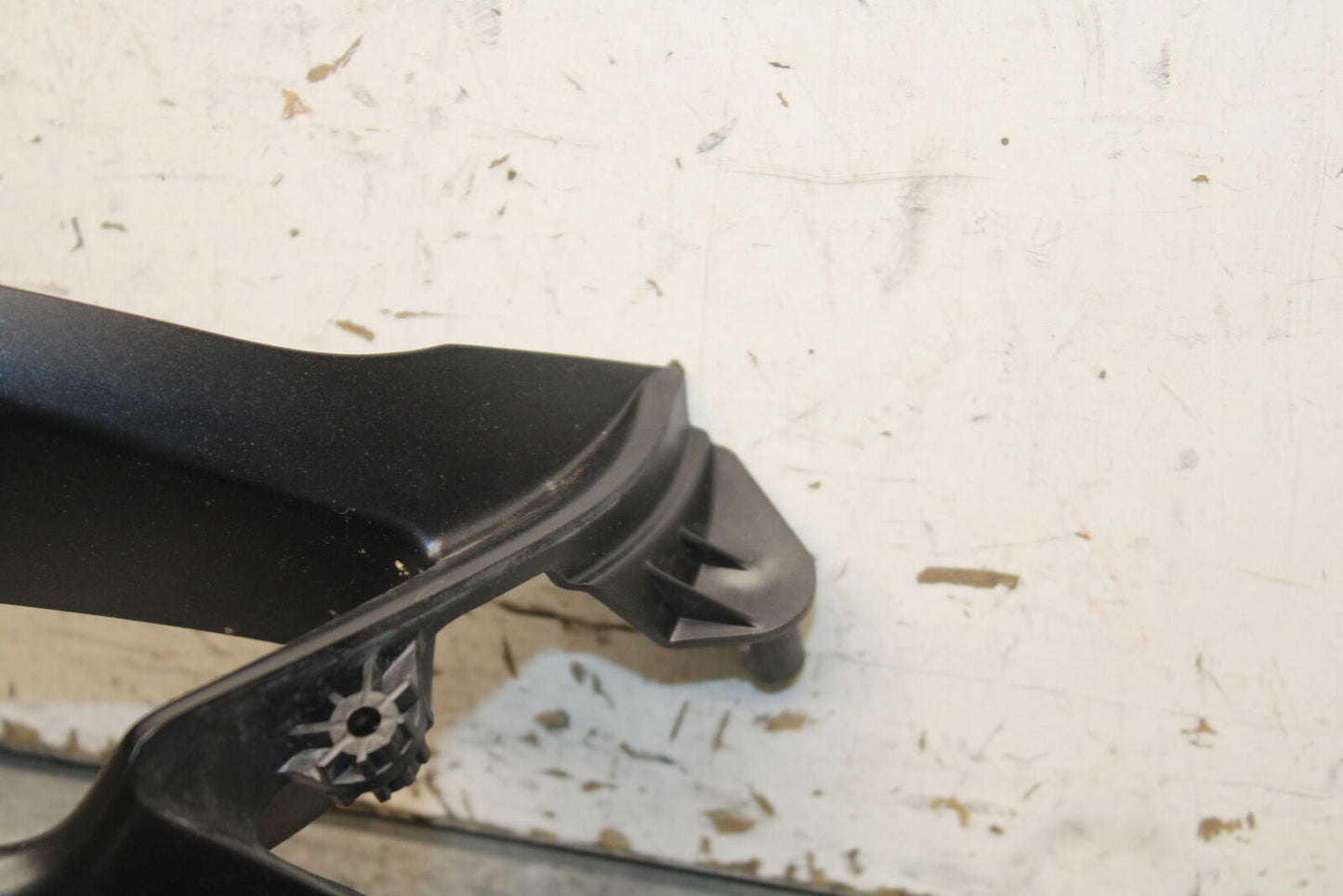 08-10 SUZUKI GSXR 600  FRONT CENTER COWL FAIRING BB630
